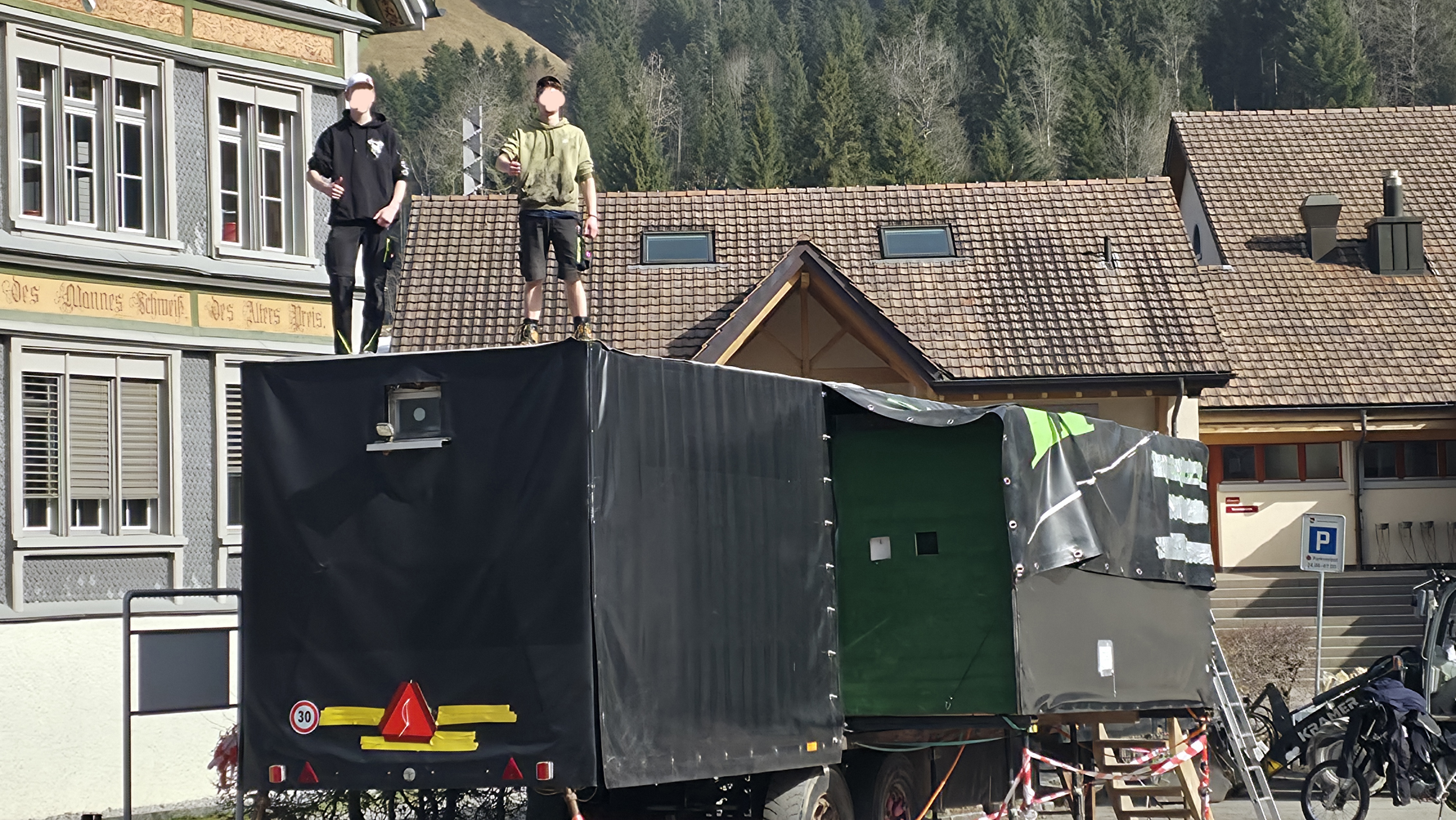 Barwagen in der Nacht